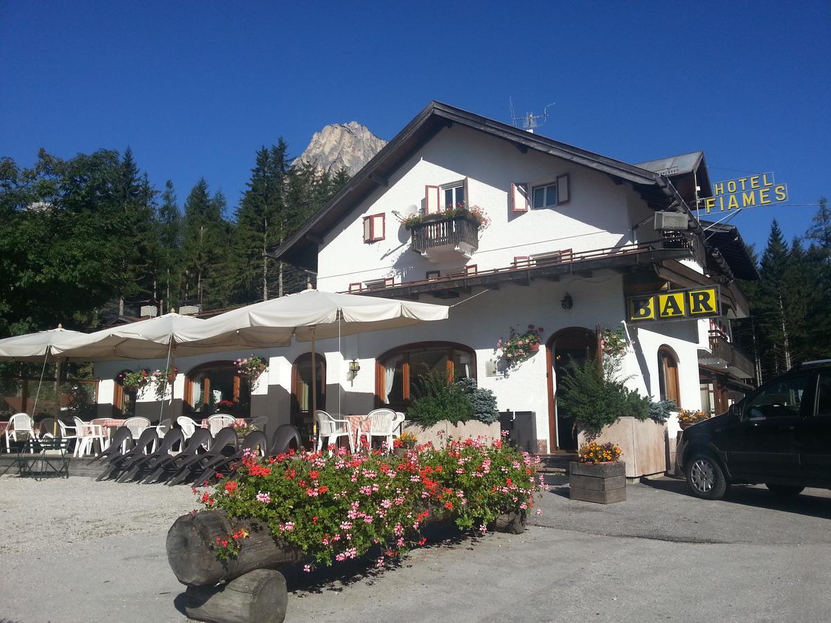 Hotel Fiames Cortina d'Ampezzo Exterior foto