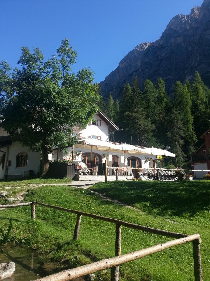 Hotel Fiames Cortina d'Ampezzo Exterior foto